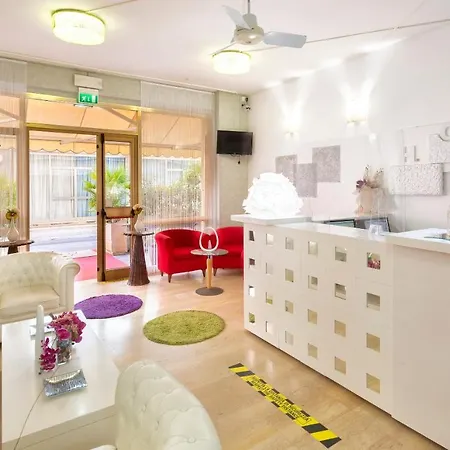 Hotel Condor-New 2024-Con Piscina Hotel Riccione