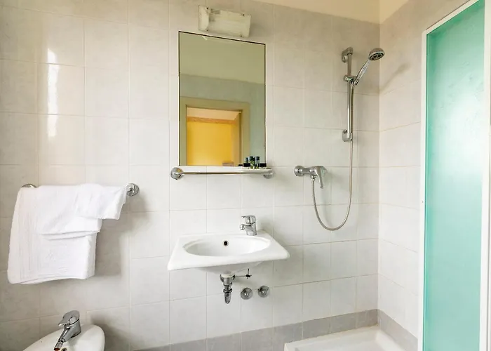 Otel Condor-new 2024-con Piscina Riccione