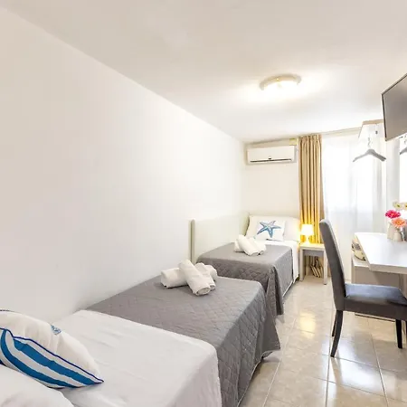 Hotel Condor-new 2024-con Piscina 2*