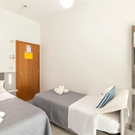 Hotel Condor-new 2024-con Piscina 2*