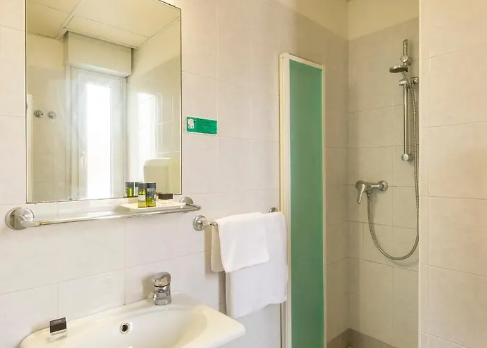 Hotel Condor-New 2024-Con Piscina 2* Riccione