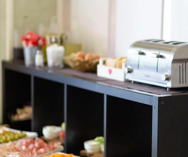 Condor-new 2024-con Piscina Отель Риччоне