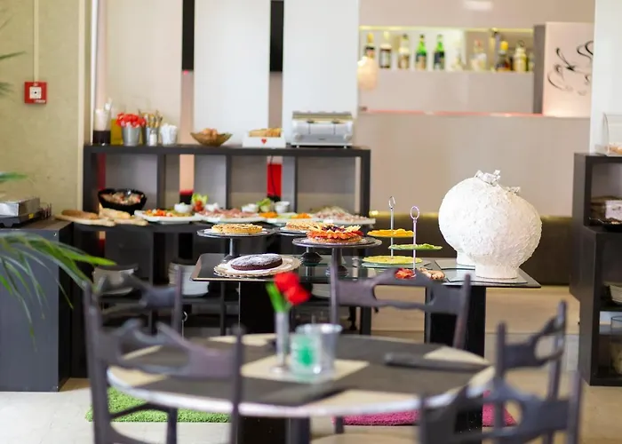 Condor-new 2024-con Piscina 2* Риччоне