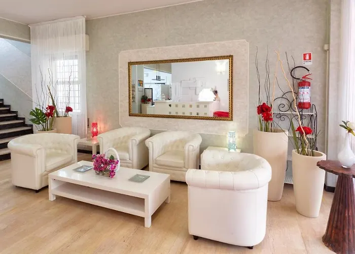 호텔 Condor-new 2024-con Piscina 리치오네