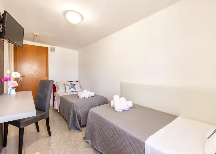 Condor-new 2024-con Piscina 호텔 2*