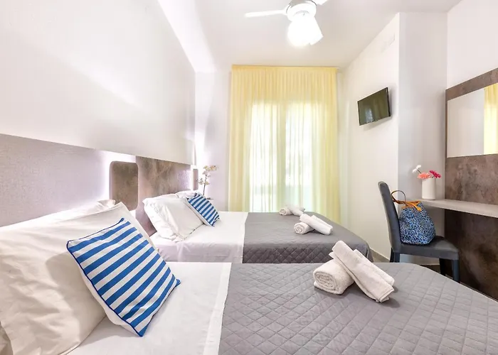 호텔 Condor-new 2024-con Piscina